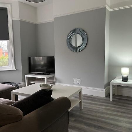 Entire Spacious 4 Bedroom Apartment In Bournemouth Buitenkant foto