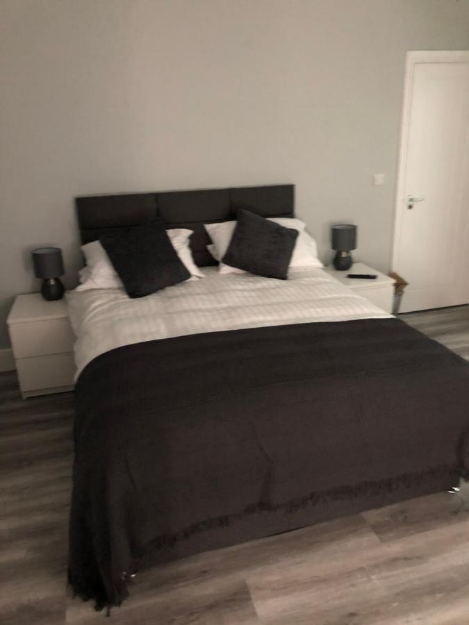 Entire Spacious 4 Bedroom Apartment In Bournemouth Buitenkant foto