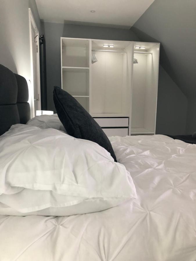 Entire Spacious 4 Bedroom Apartment In Bournemouth Buitenkant foto